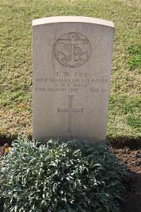 Ismailia War Memorial Cemetery - Fry, Thomas William